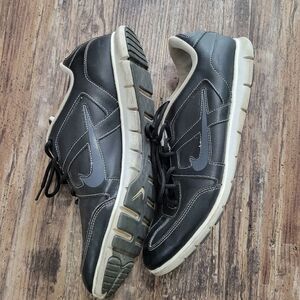 Nike Women's Oceania NM Leather Shoe Size 9.5